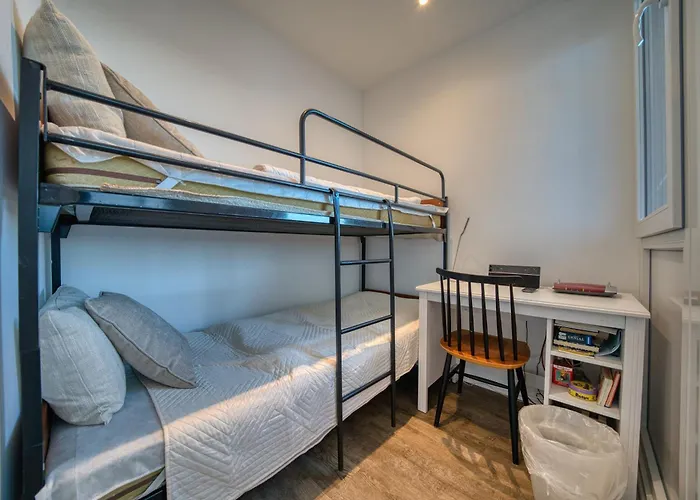 - Haus F, App 0f1006